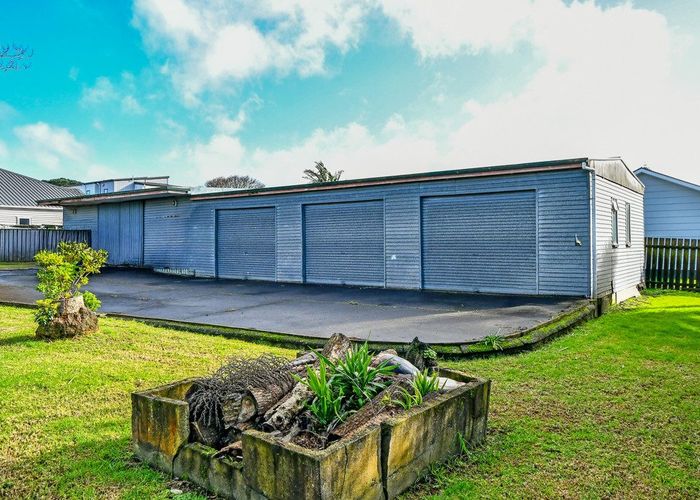  at 795 Te Atatu Road, Te Atatu Peninsula, Waitakere City, Auckland
