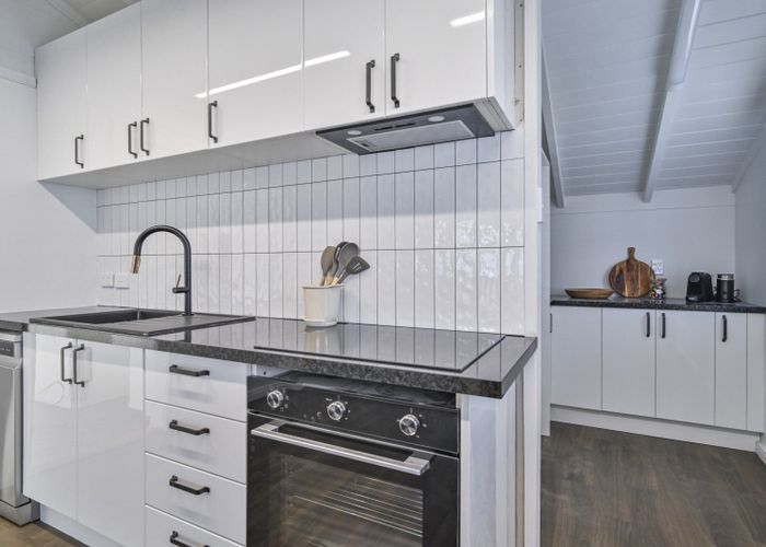  at 709 Queen Street West, Saint Leonards, Hastings, Hawke's Bay