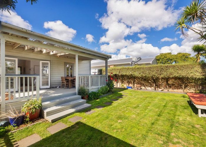  at 13 Carrie Street, Sandringham, Auckland