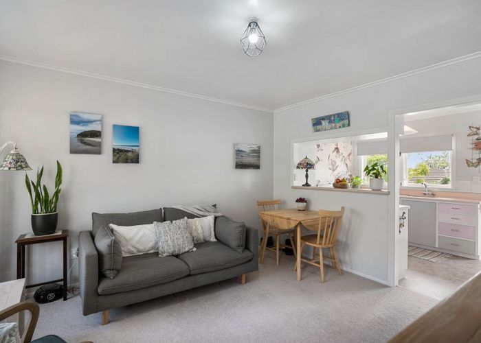  at 2/10 Liston Street, Northcote, North Shore City, Auckland