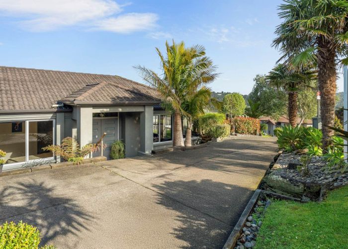  at 2 Schopolo Place, Albany, North Shore City, Auckland