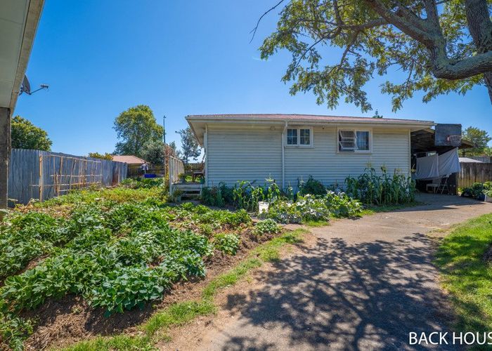  at 5 Manston Road, Mangere, Auckland