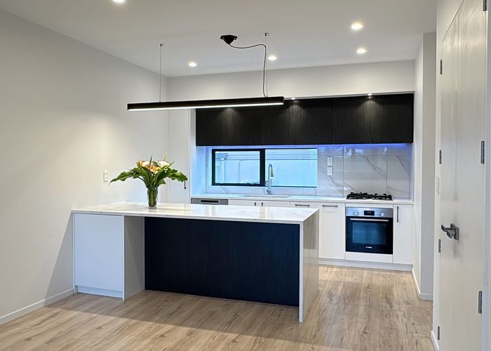  at 8/701 Hillsborough Road, Mount Roskill, Auckland City, Auckland
