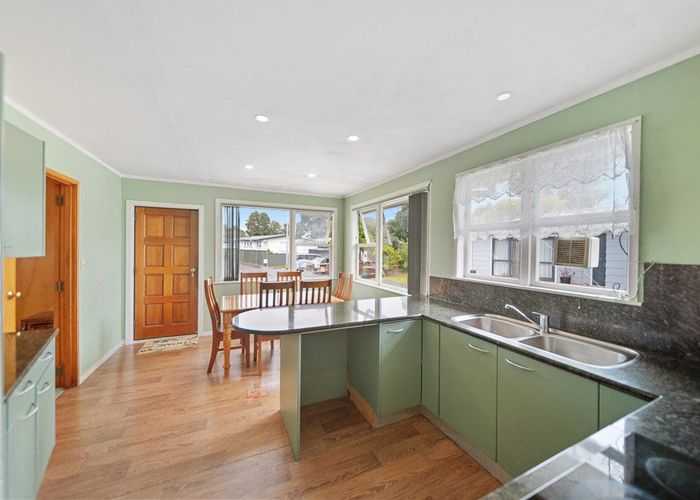  at 7 Waterton Place, Avondale, Auckland City, Auckland