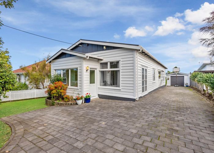  at 3 Evan Street, Belmont, Auckland