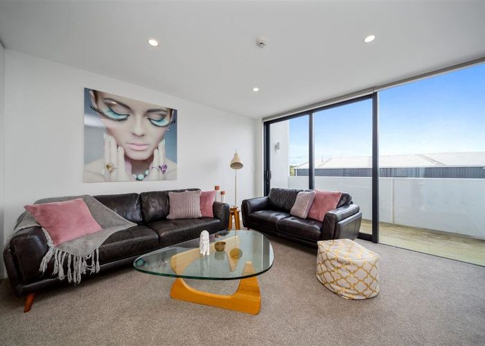  at 2/86 Hurlstone Drive, Waiwhakaiho, New Plymouth, Taranaki