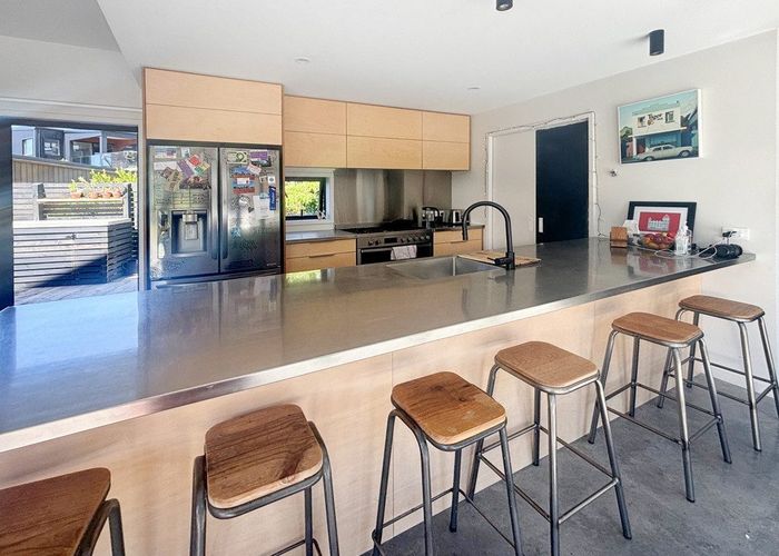  at 10 Dove Grove, Westmorland, Christchurch