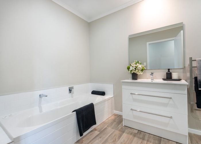  at 27B Southsea Crescent, Silverdale, Hamilton, Waikato