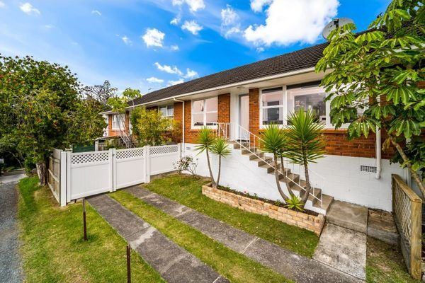  at 2/303 Rangatira Road, Beach Haven, Auckland