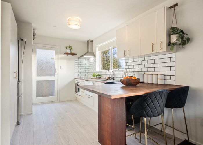  at 1/4 Valecrest Avenue, Parklands, Christchurch City, Canterbury