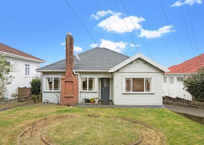  at 15 Hayr Road, Three Kings, Auckland