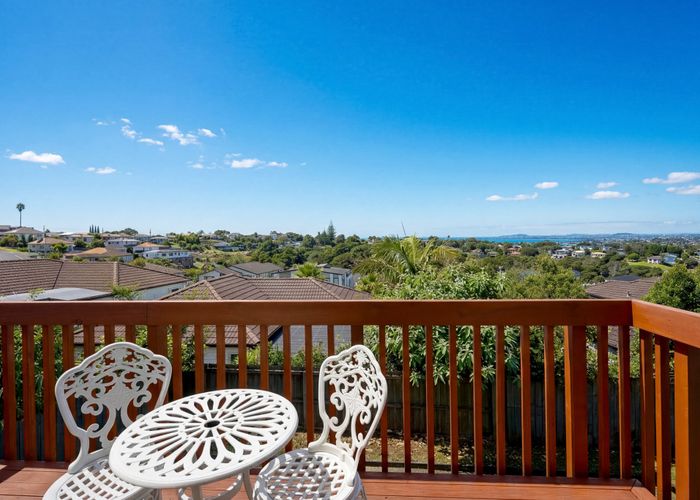  at 18 Cityview Place, Massey, Waitakere City, Auckland