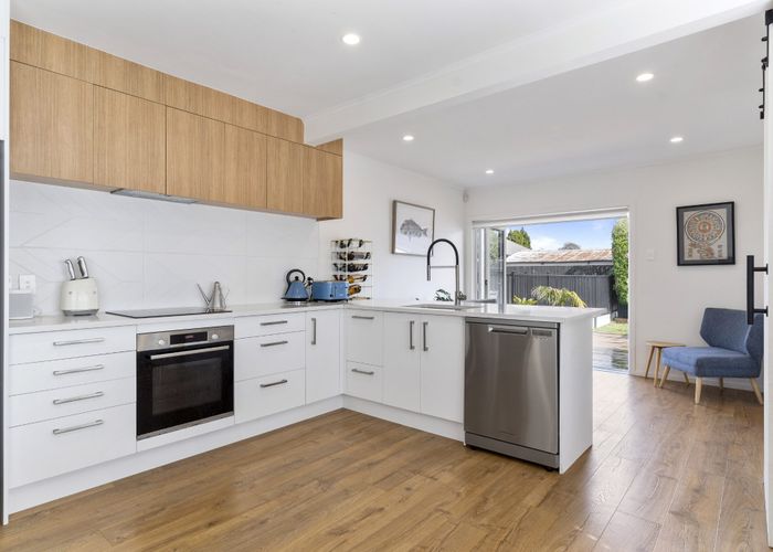 at 61 Beach Road, Te Atatu Peninsula, Auckland