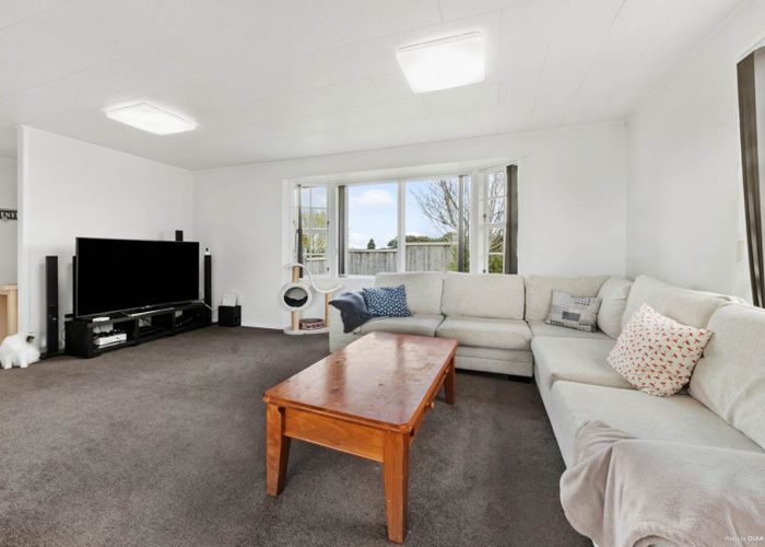 Free property data for 164 Luckens Road, West Harbour, Auckland homes