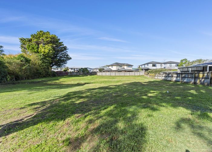  at 68 & 70 Riverpark Crescent, Henderson, Waitakere City, Auckland