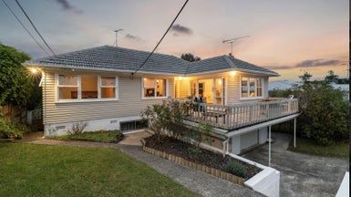  at 9 Meadowvale Avenue, Forrest Hill, Auckland