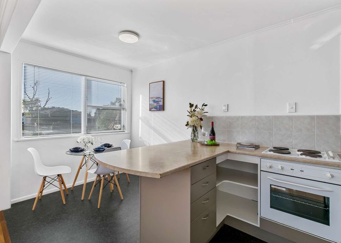  at 10 Beeston Crescent, Manurewa, Auckland