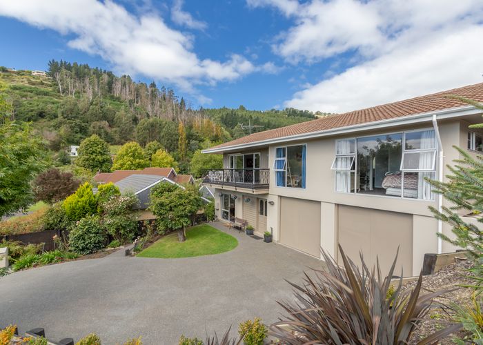  at 7 Dalefield Drive, Cashmere, Christchurch