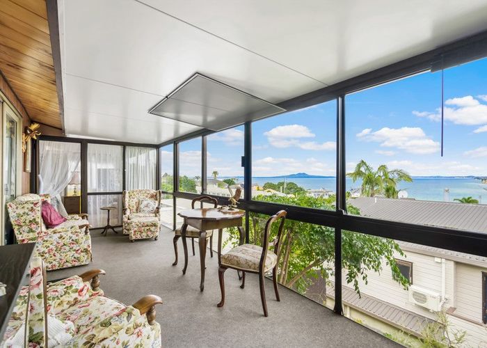  at 1/17 Ridge Road, Waiake, Auckland