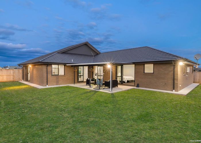  at 19 Paso Fino Crescent, Karaka, Papakura