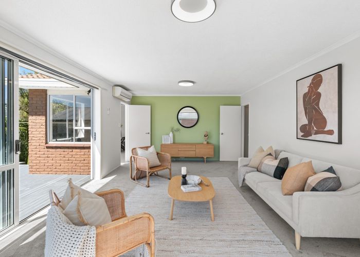  at 12 Iona Place, Sockburn, Christchurch