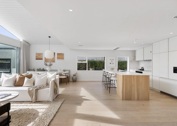  at 16 Johnstone Street, Point Chevalier, Auckland