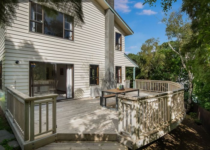  at 5 Thatcher Crescent, Crofton Downs, Wellington