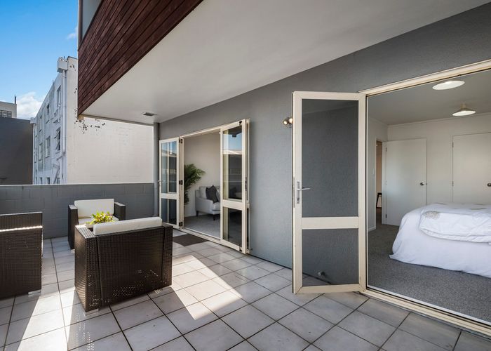  at 4/39 Mount Eden Road, Eden Terrace, Auckland