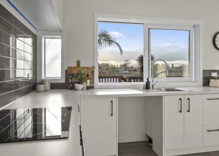  at 76 Storey Avenue, Forest Lake, Hamilton, Waikato