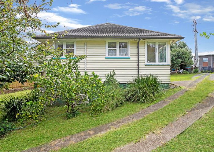 at 11 Torino Street, Point England, Auckland