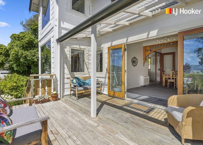  at 33 Marine Parade, Macandrew Bay, Dunedin