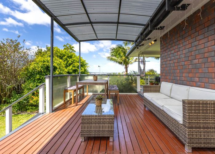  at 32a  Jaemont Avenue, Te Atatu South, Waitakere City, Auckland