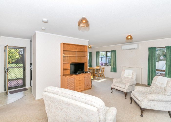  at 32 Foster Road, Temple View, Hamilton