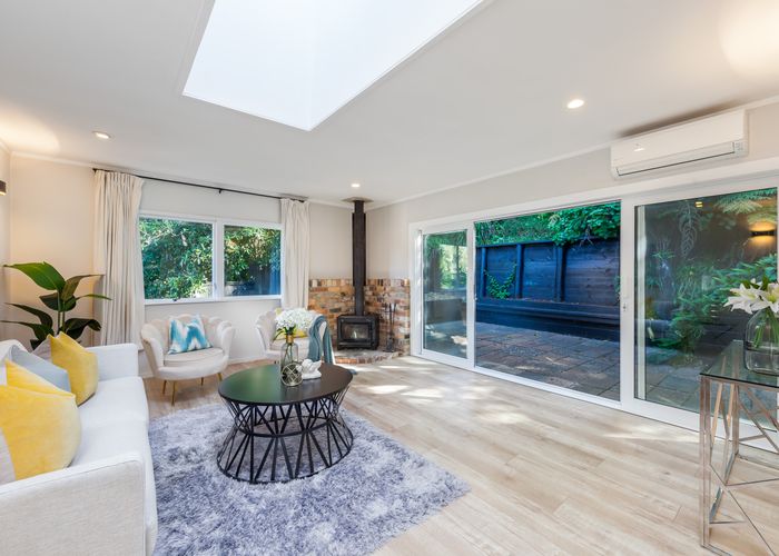  at 2/9 Selwyn Avenue, Glen Eden, Auckland