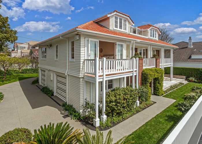  at 102A Kitchener Road, Milford, Auckland