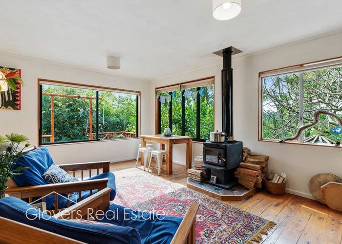  at 205 Victory Road, Laingholm, Auckland