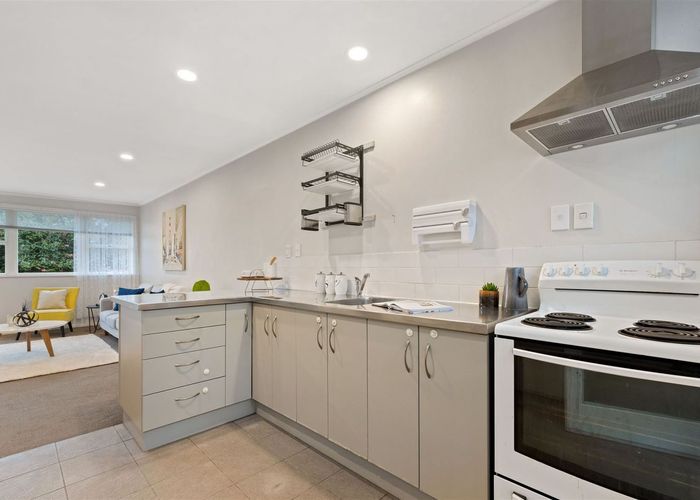  at 2/102 McLeod Road, Te Atatu South, Waitakere City, Auckland