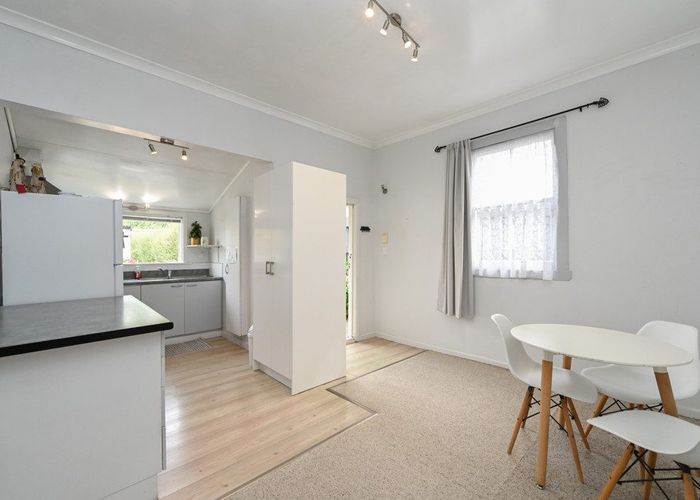  at 8 Chaucer Road South, Hospital Hill, Napier