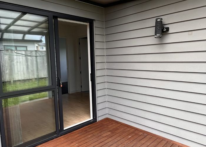  at granny flat/6 Hinoki Way, Flat Bush, Manukau City, Auckland