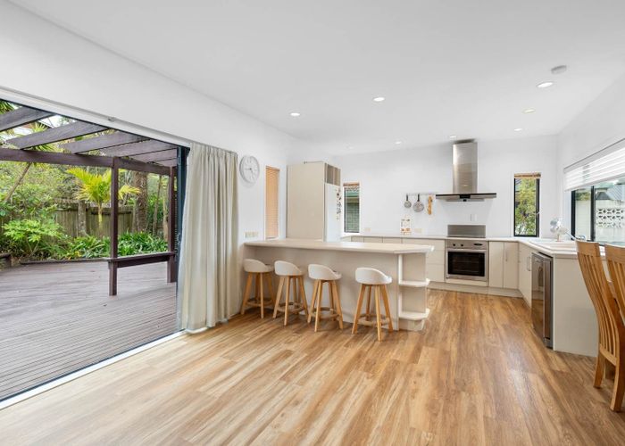  at 1/109 Sunset Road, Totara Vale, Auckland