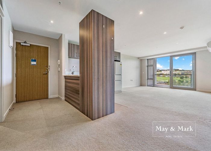  at 305/5 Rose Garden Lane, Albany, North Shore City, Auckland
