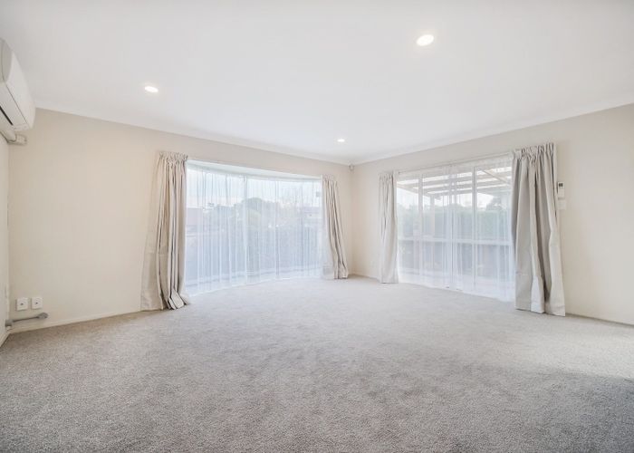  at 2/12 Astoria Place, Northpark, Manukau City, Auckland