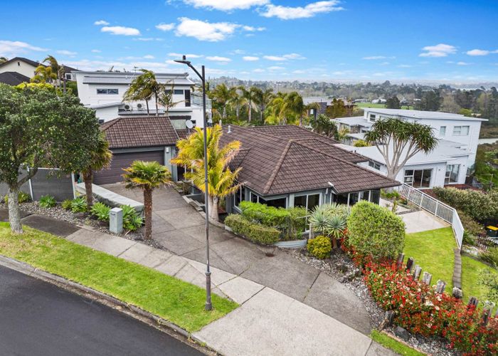  at 2 Schopolo Place, Albany, North Shore City, Auckland