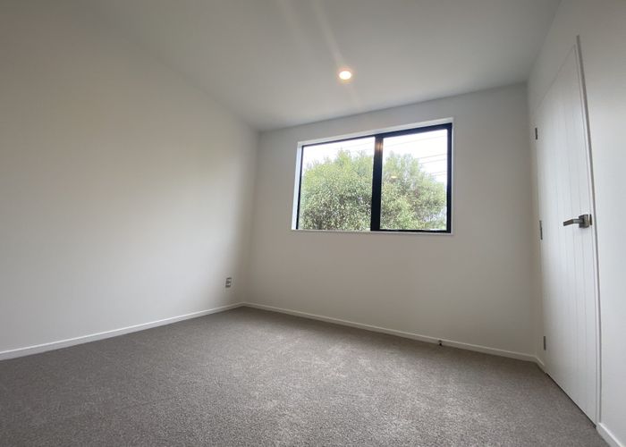  at 2/20 Peach Road, Glenfield, North Shore City, Auckland
