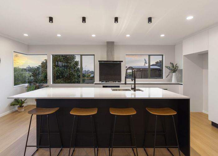  at 3 Trotting Terrace, Fairview Heights, Auckland