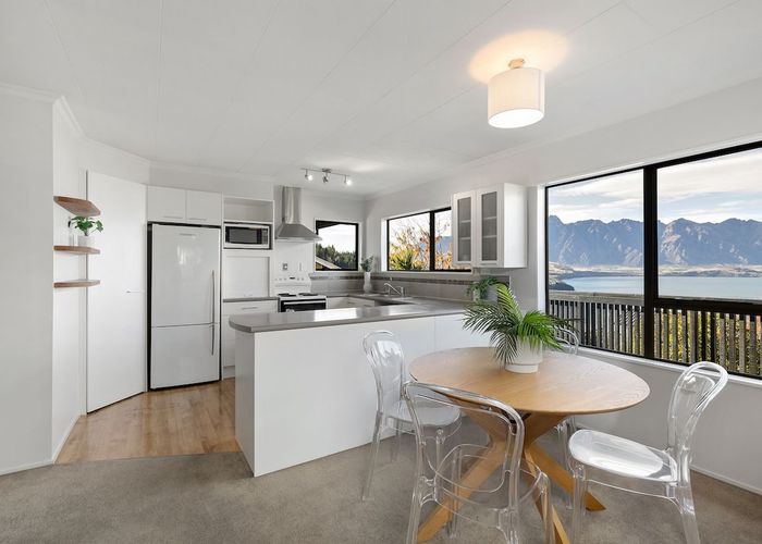  at 44 Wynyard Crescent, Fernhill, Queenstown