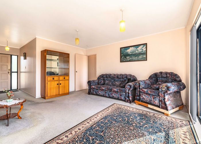  at 38 Awaroa Road, Sunnyvale, Auckland