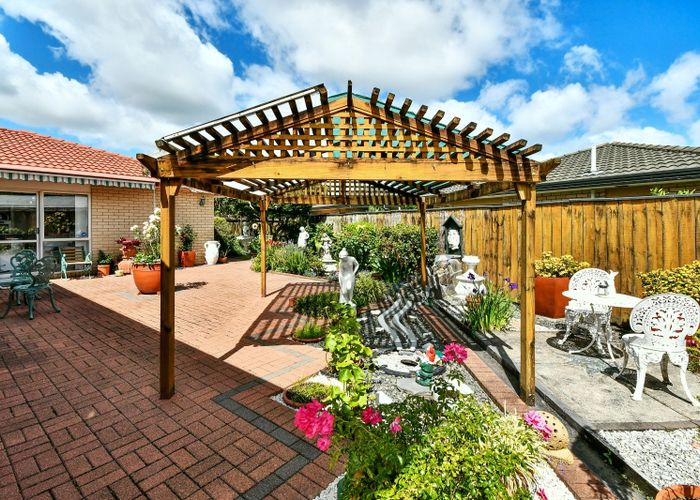  at 15 Trossach Place, Wattle Downs, Manukau City, Auckland