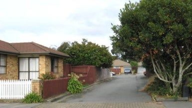  at 2/12 Honeysuckle Place, Northcote, Christchurch