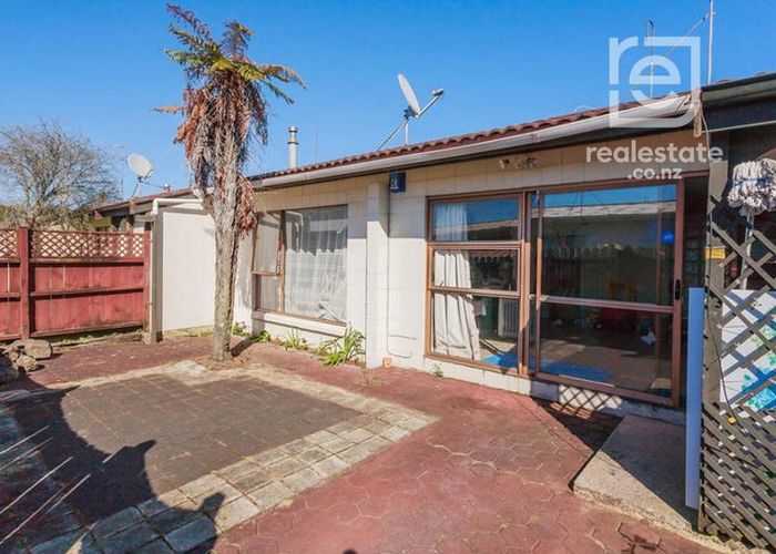 at 4/23 Aranui Road, Mount Wellington, Auckland
